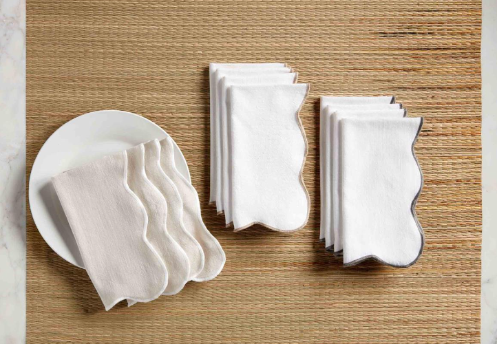 Scalloped Trim Napkin Set